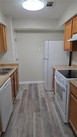 7840 Wave Dr - Photo 3 of 10