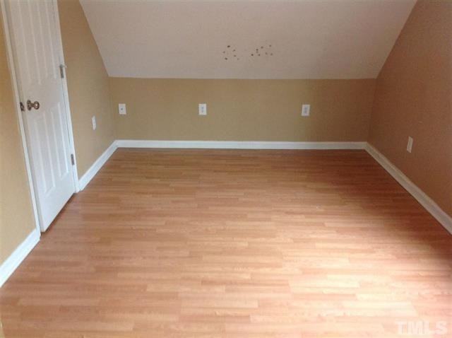 178 Green Dr - Photo 4 of 19