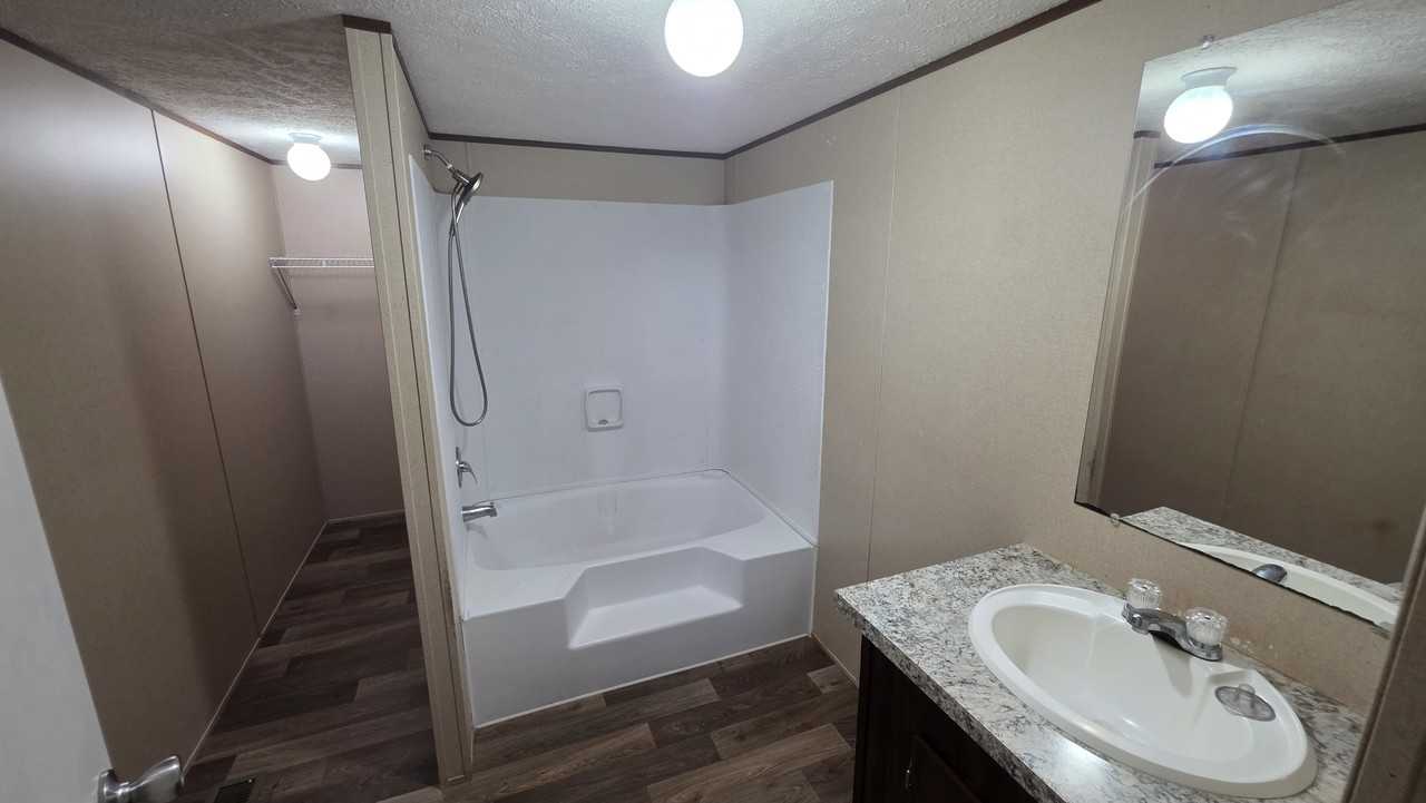 253 Gibbs Rd - Photo 5 of 11