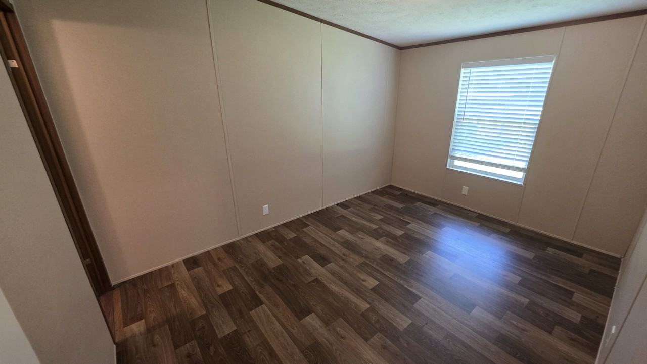 253 Gibbs Rd - Photo 6 of 11