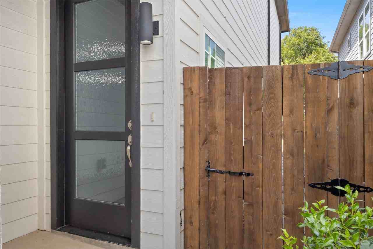 2811 Harston St - Photo 6 of 40