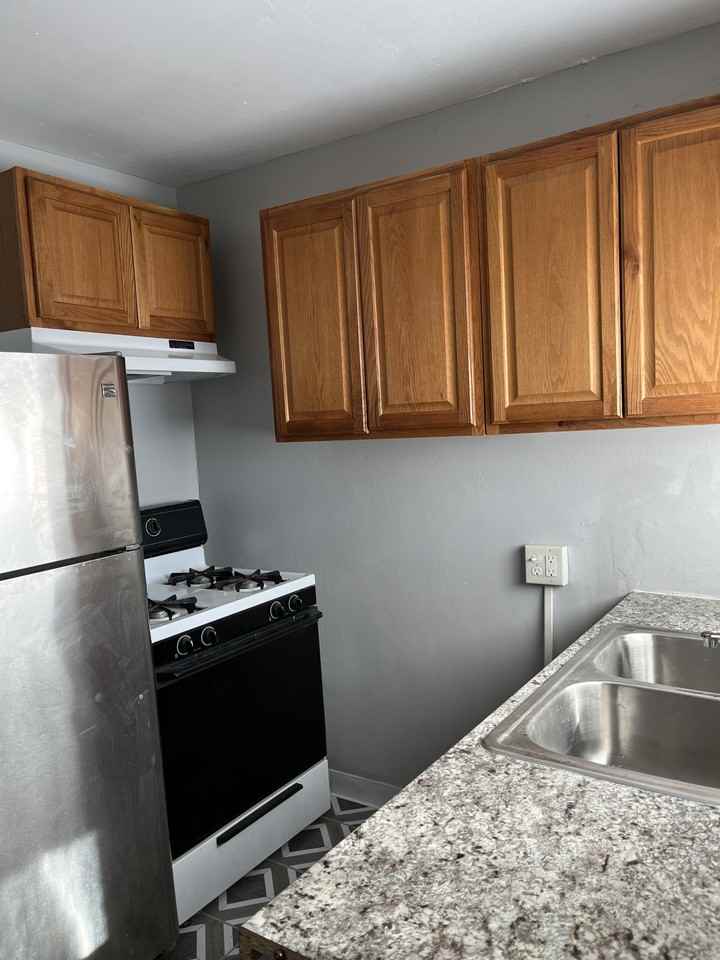 8170 Valley View Dr - Photo 2 of 9