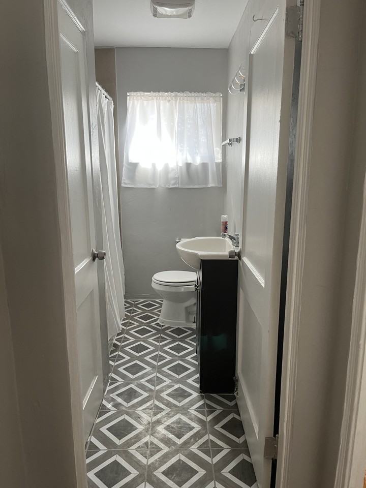 8170 Valley View Dr - Photo 7 of 9