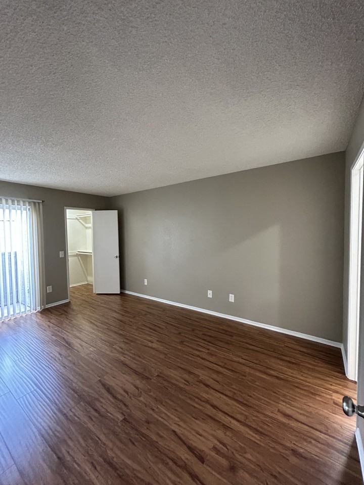 4605 32nd St #4611-04 - Photo 6 of 27