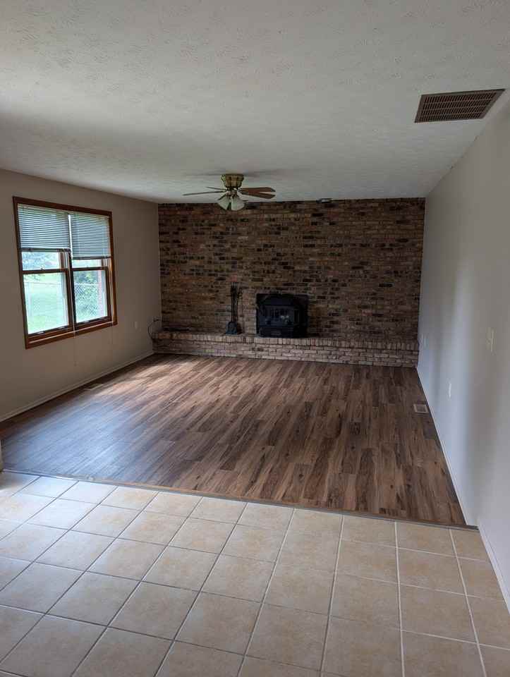 549 Poplar Dr - Photo 3 of 15