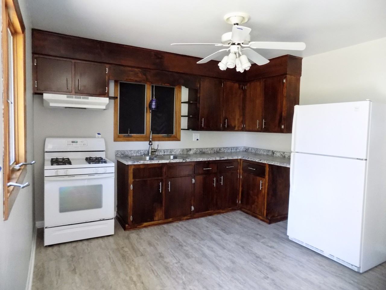 7103 Mildred Rd - Photo 4 of 32