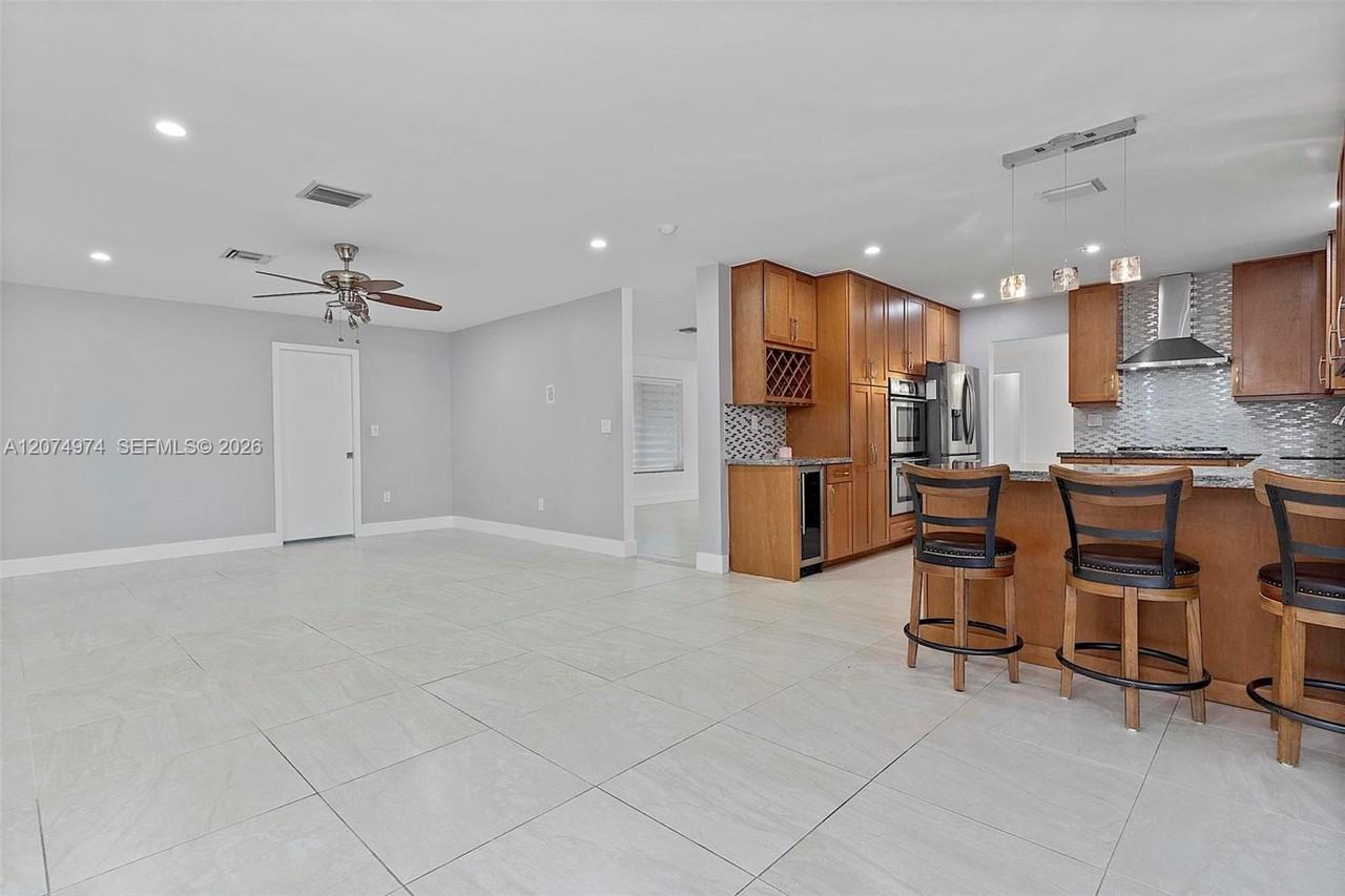 6304 Sw 93rd Pl - Photo 4 of 24