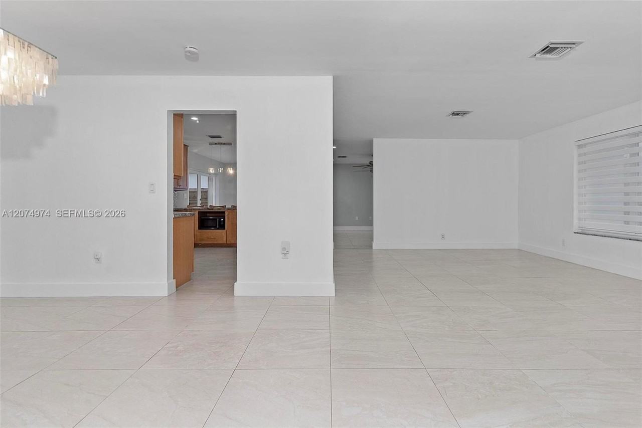 6304 Sw 93rd Pl - Photo 6 of 24