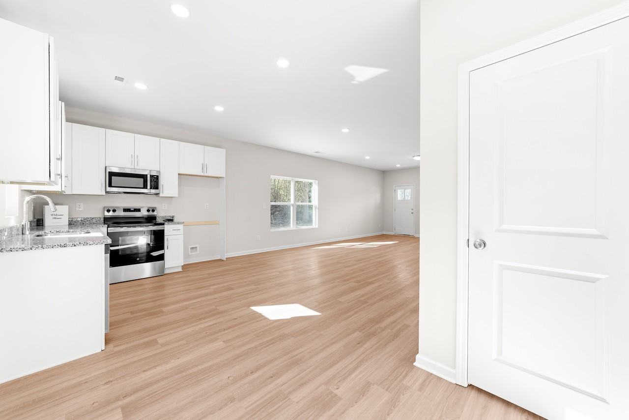 612 W Lewis St - Photo 5 of 21