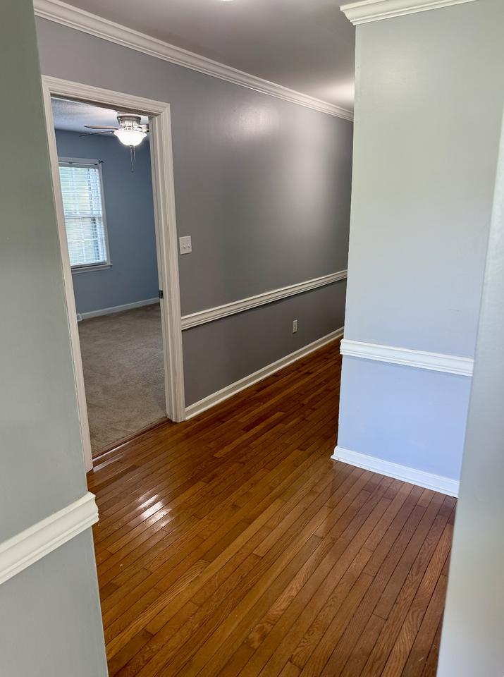 8364 Greenridge Rd - Photo 7 of 36