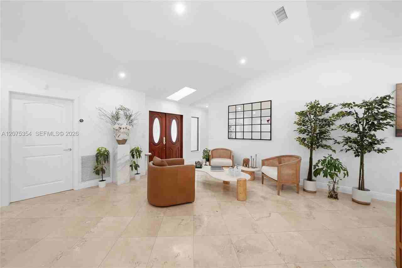 12718 Sw 96th Ter - Photo 3 of 31