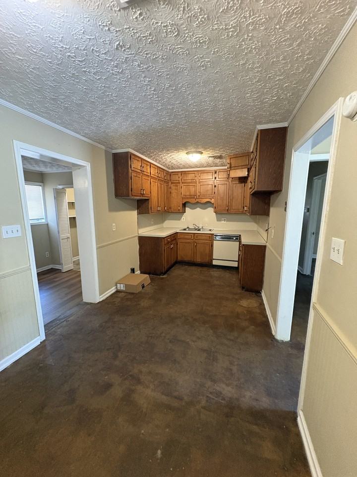 1814 Texas Ct - Photo 5 of 11