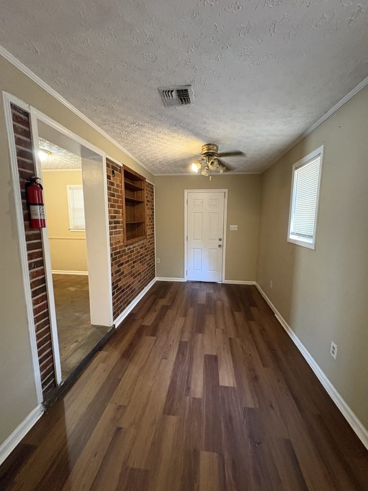 1814 Texas Ct - Photo 6 of 11