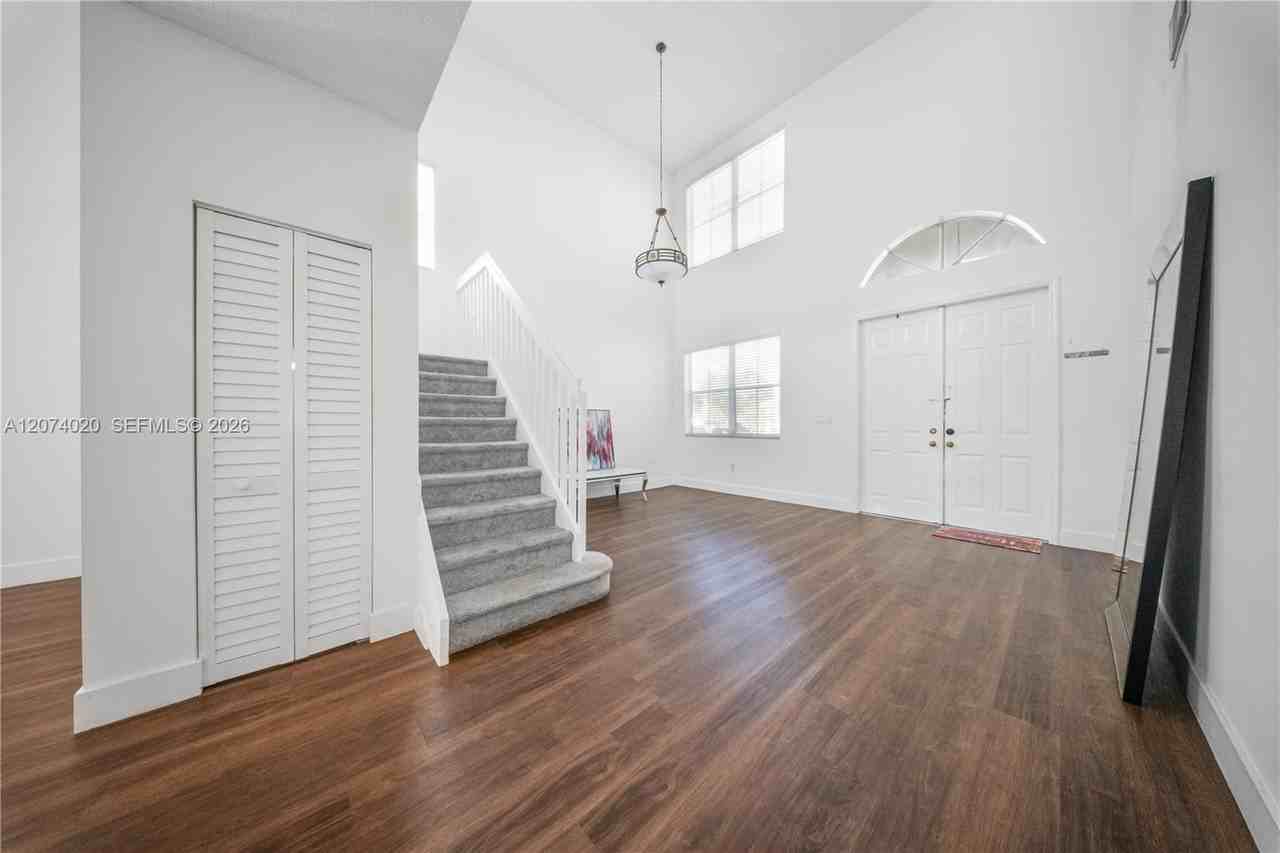 13867 Sw 38th Ter - Photo 2 of 25