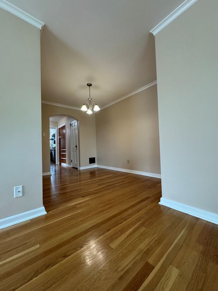 802 Kenwick Rd Apt D #D - Photo 3 of 15