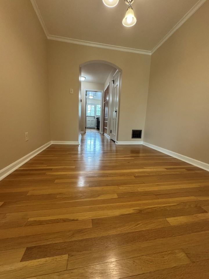 802 Kenwick Rd Apt D #D - Photo 4 of 15