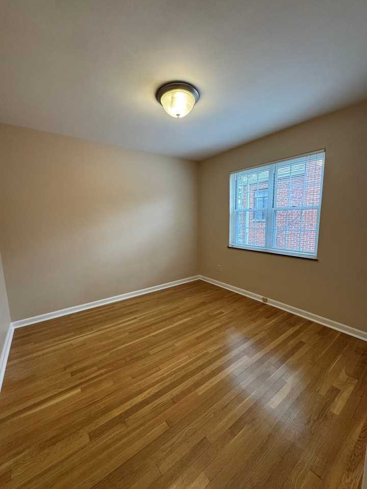 802 Kenwick Rd Apt D #D - Photo 6 of 15