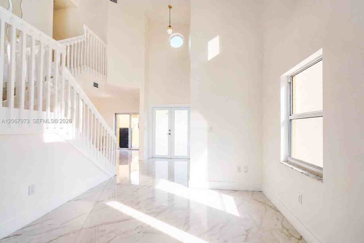 15423 Sw 50th Ter - Photo 2 of 22