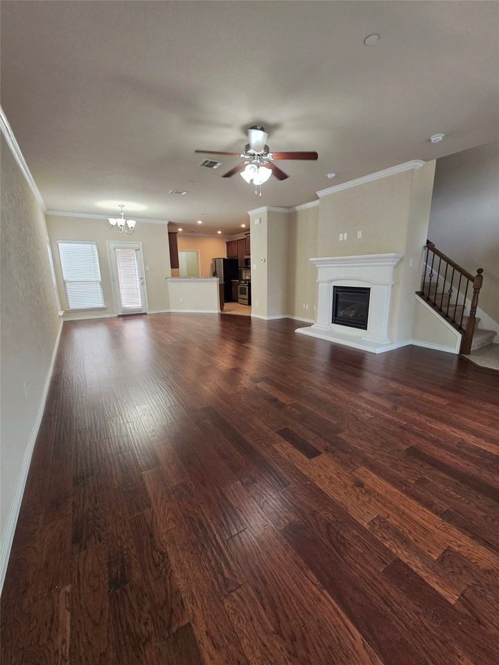 8717 Whitehead St - Photo 7 of 36