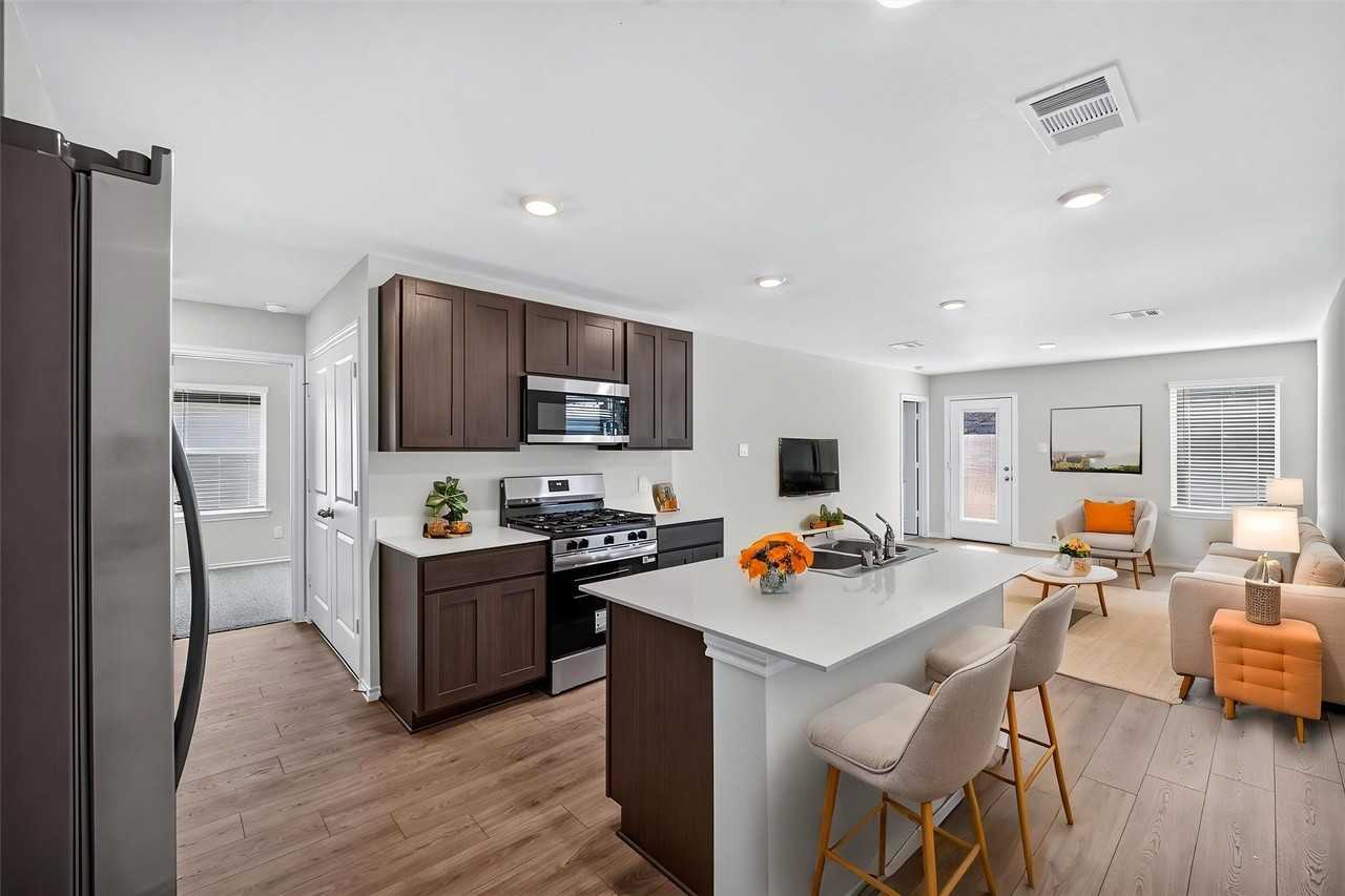 3022 Serenity Ln - Photo 3 of 21
