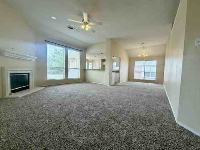 1611 Windcastle Dr - Photo 4 of 37