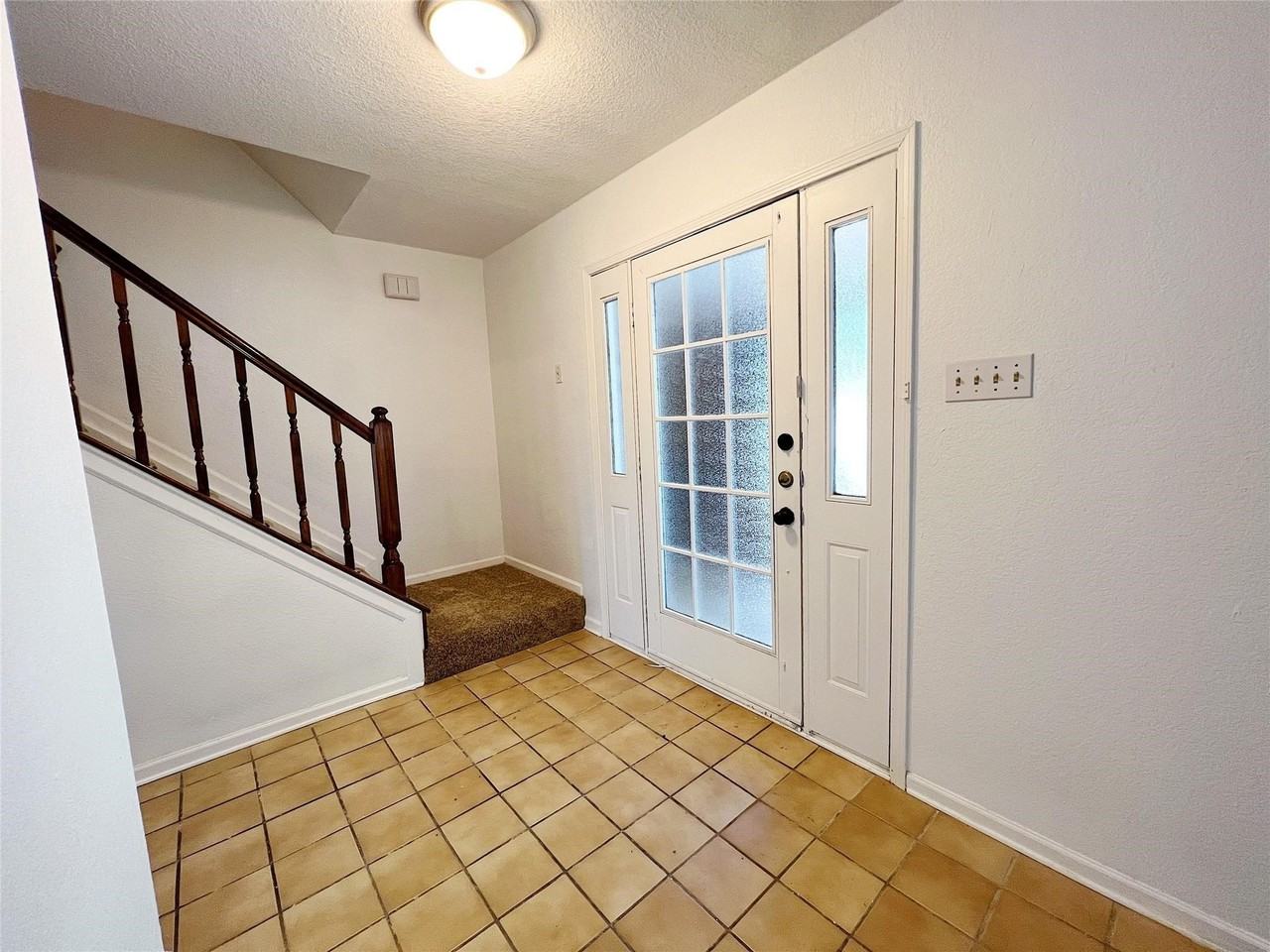 616 Valley Spring Dr - Photo 2 of 30