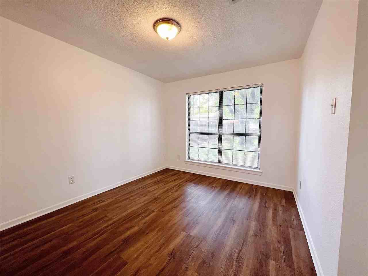616 Valley Spring Dr - Photo 5 of 30