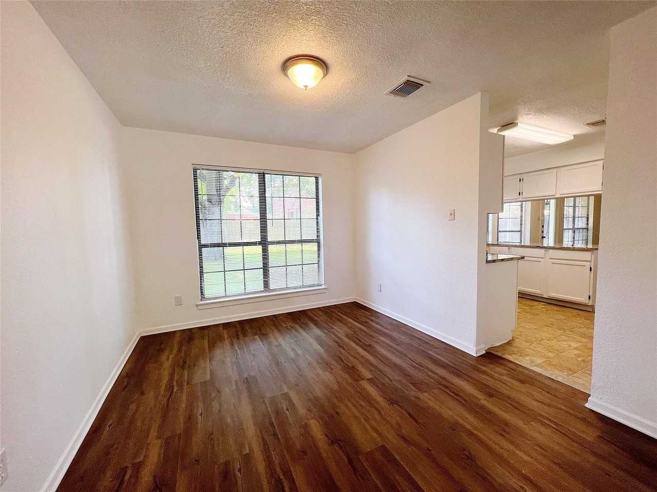 616 Valley Spring Dr - Photo 6 of 30