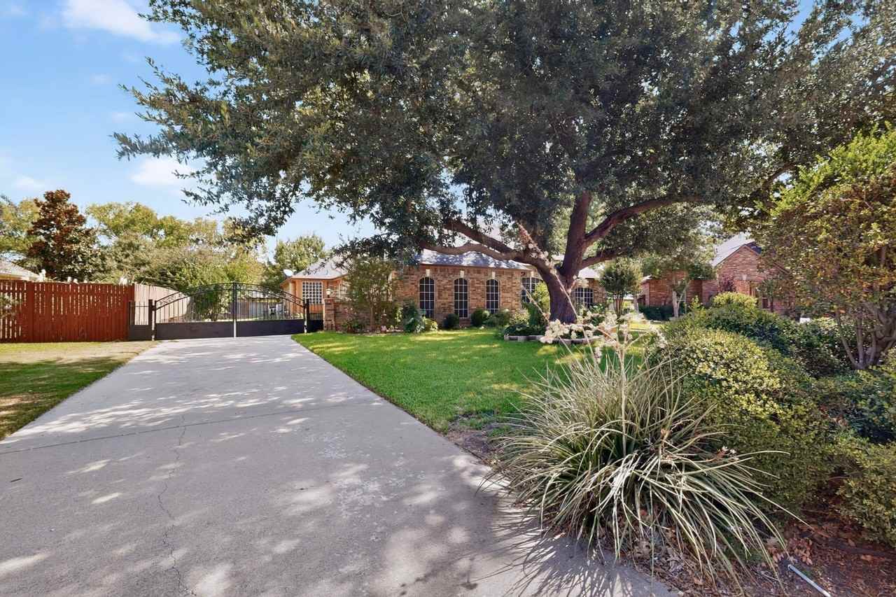 713 Mockingbird Ct - Photo 3 of 40