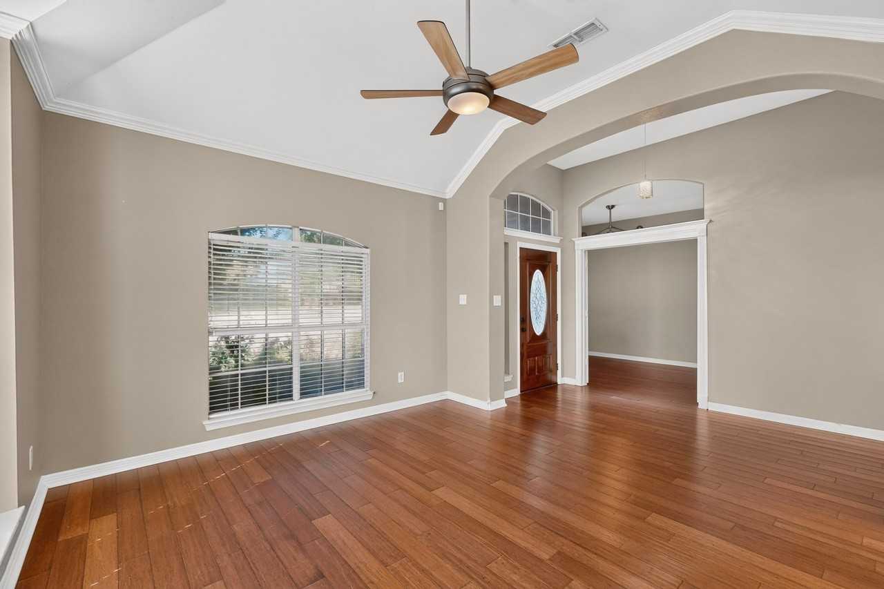 713 Mockingbird Ct - Photo 5 of 40