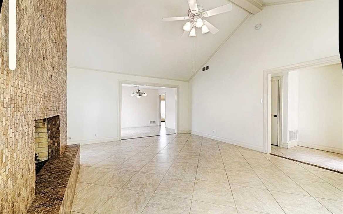 2601 Country Pl - Photo 3 of 32