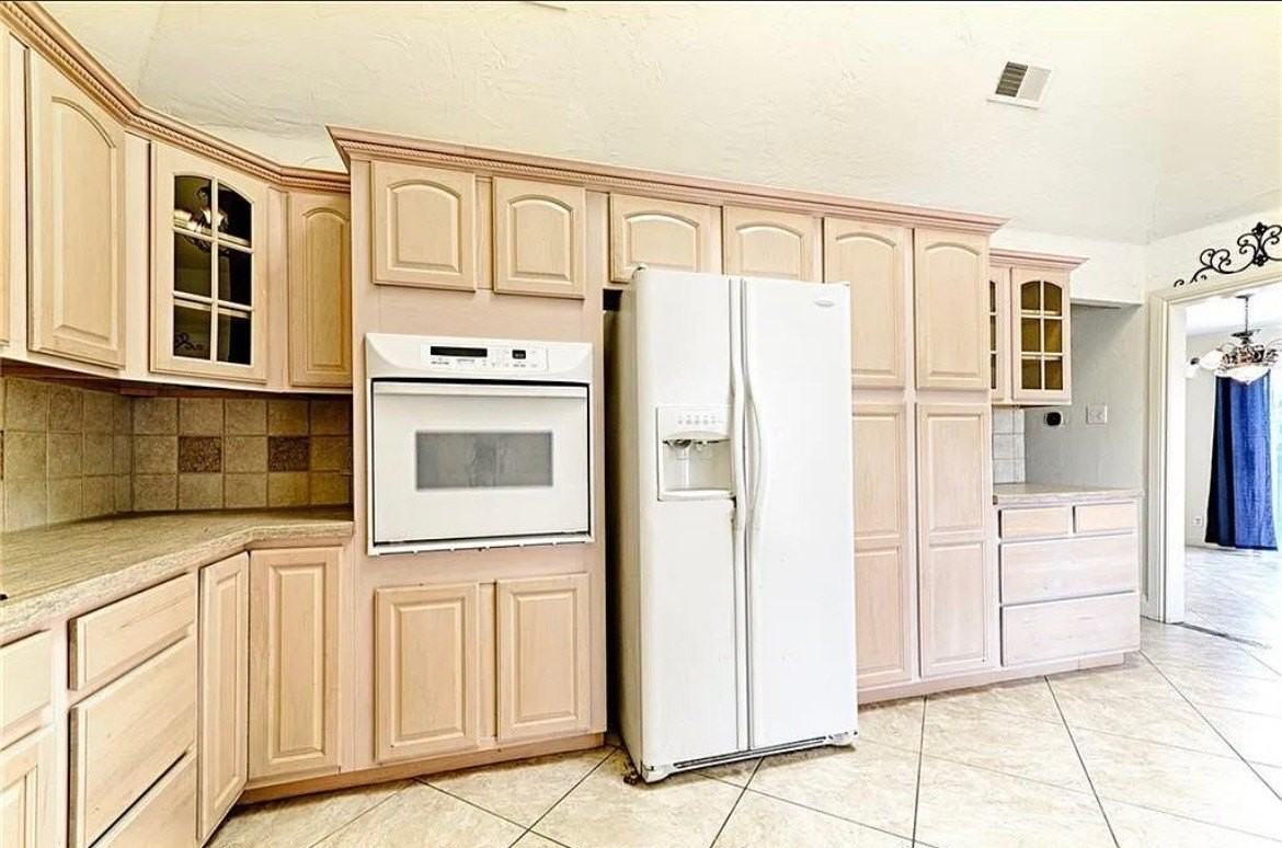 2601 Country Pl - Photo 6 of 32