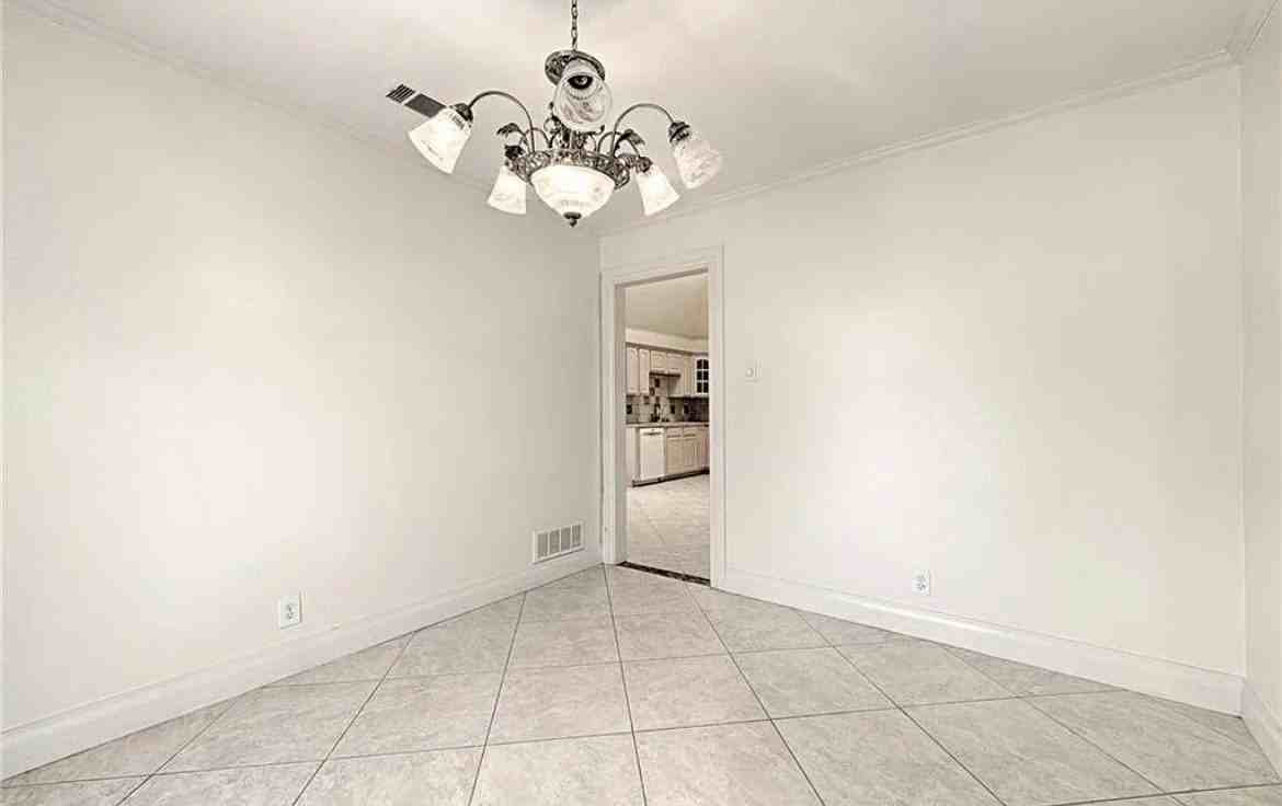 2601 Country Pl - Photo 7 of 33