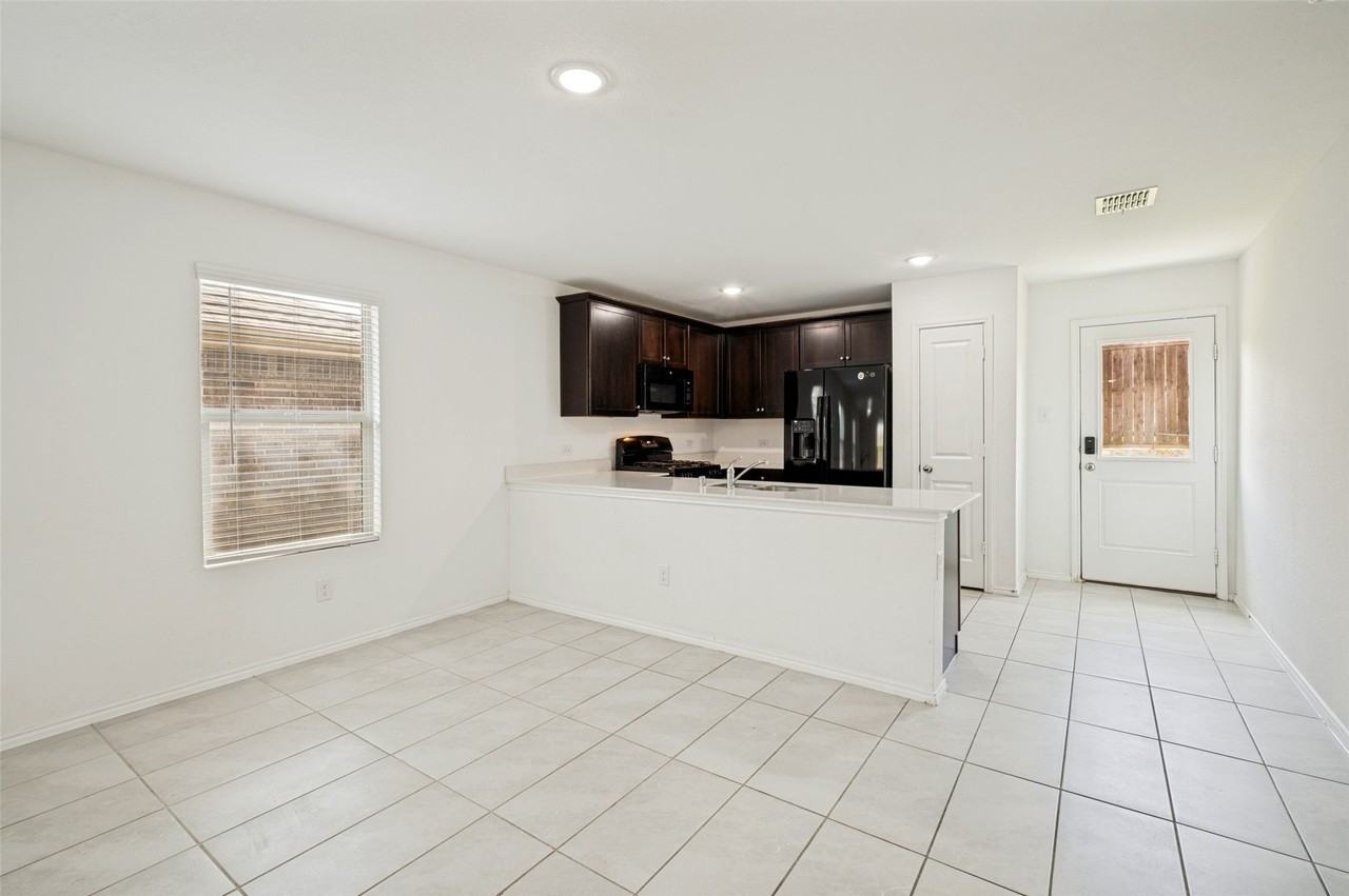 3420 Harper St - Photo 6 of 14