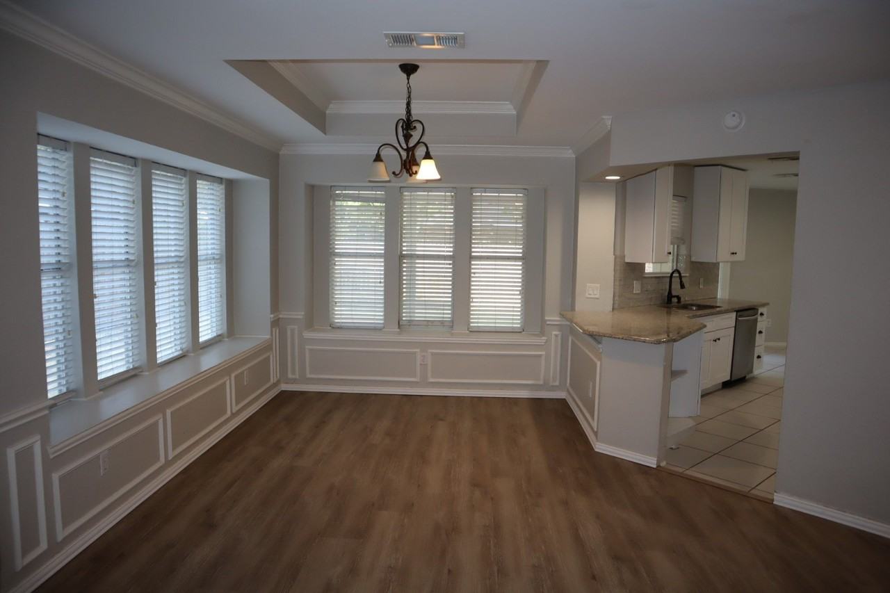 1512 River Hill Dr - Photo 4 of 15