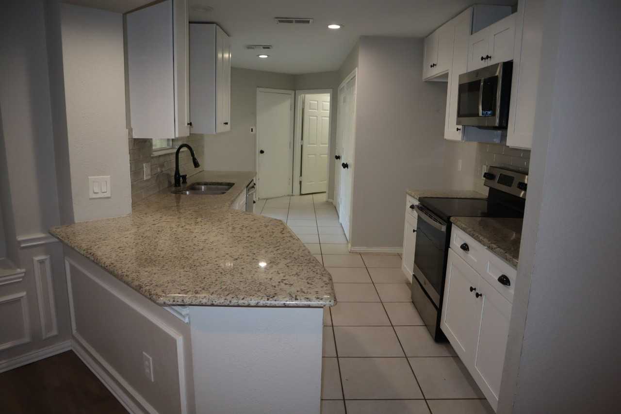 1512 River Hill Dr - Photo 5 of 15