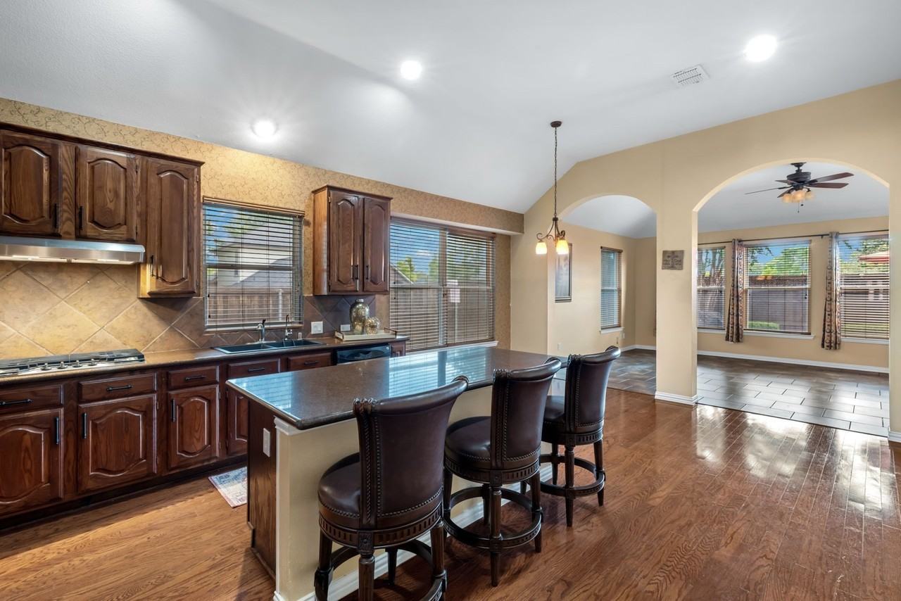 2600 Oakland Hills Dr - Photo 5 of 21