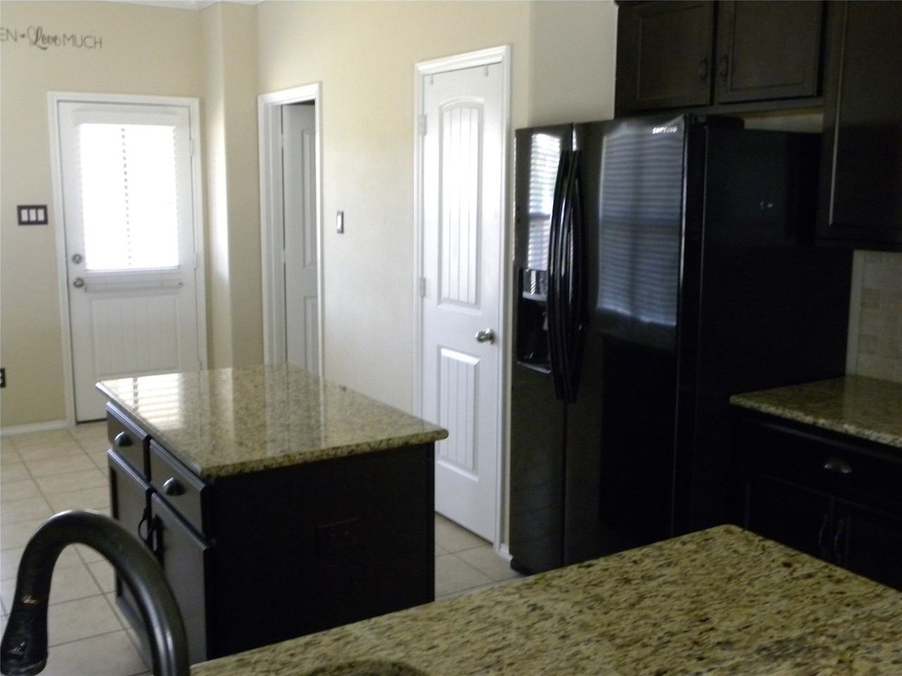 9228 Stewart St - Photo 4 of 14