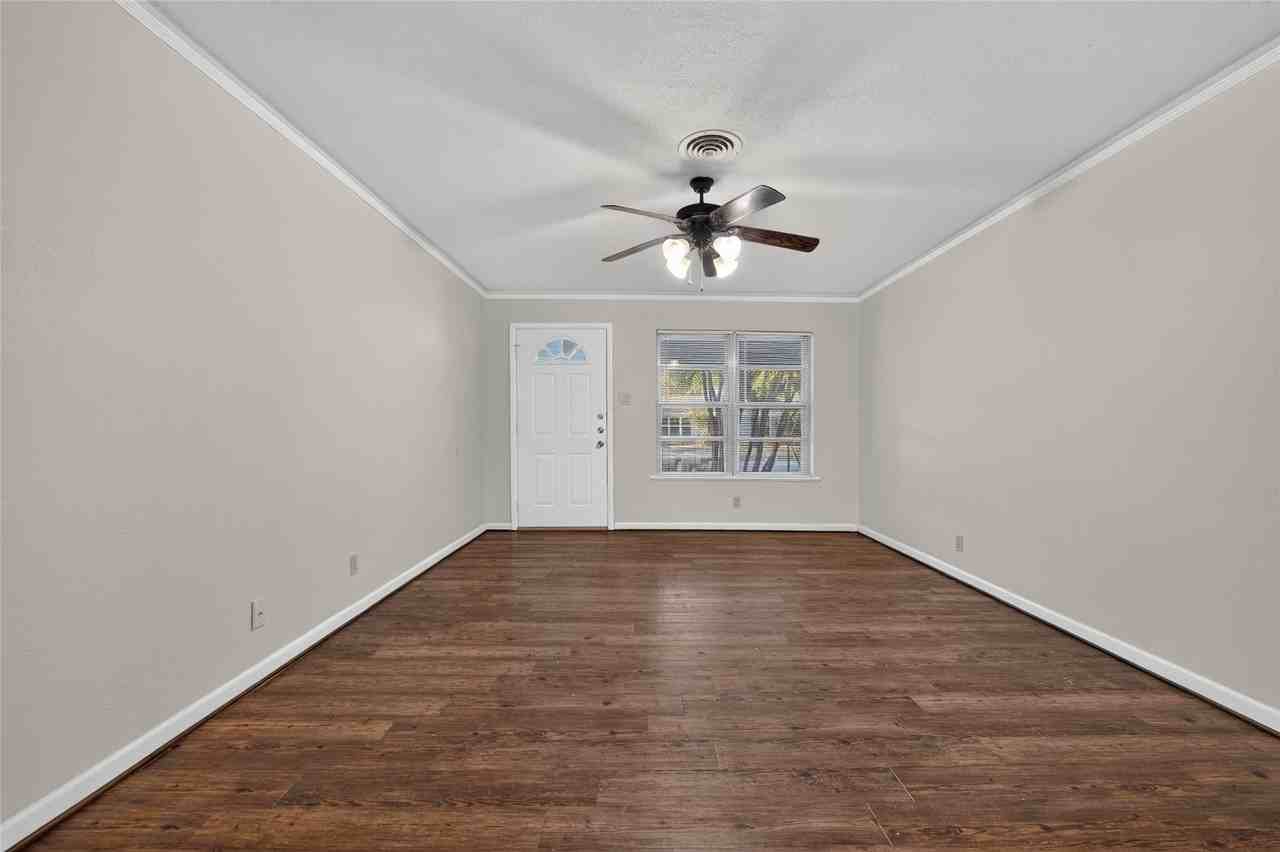5016 Sabelle Ln - Photo 4 of 24