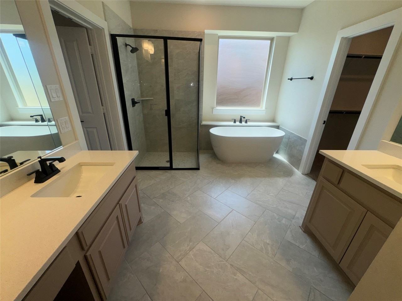 1701 Shamrock Grn - Photo 3 of 21