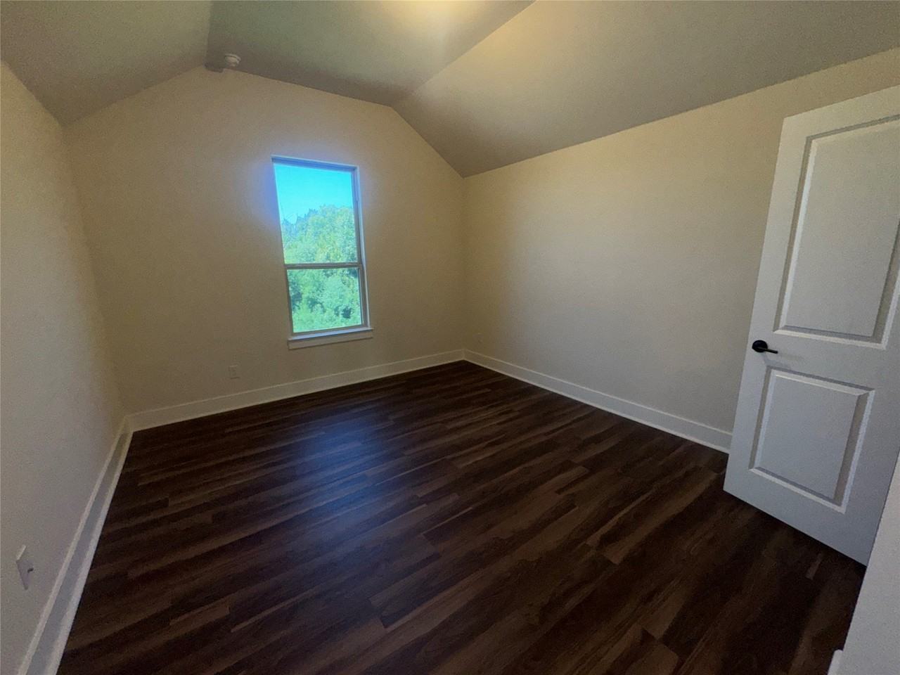 1701 Shamrock Grn - Photo 6 of 21