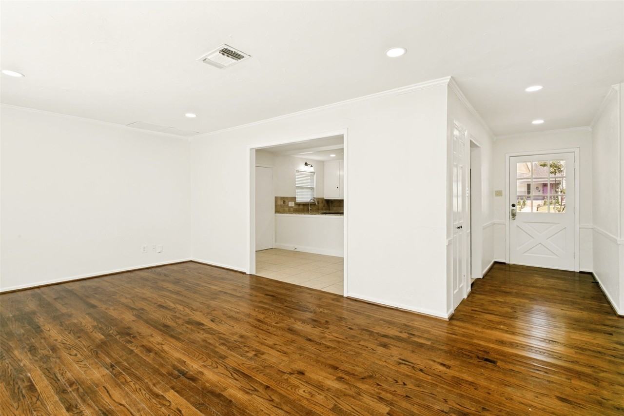 3612 Winston Rd - Photo 4 of 15