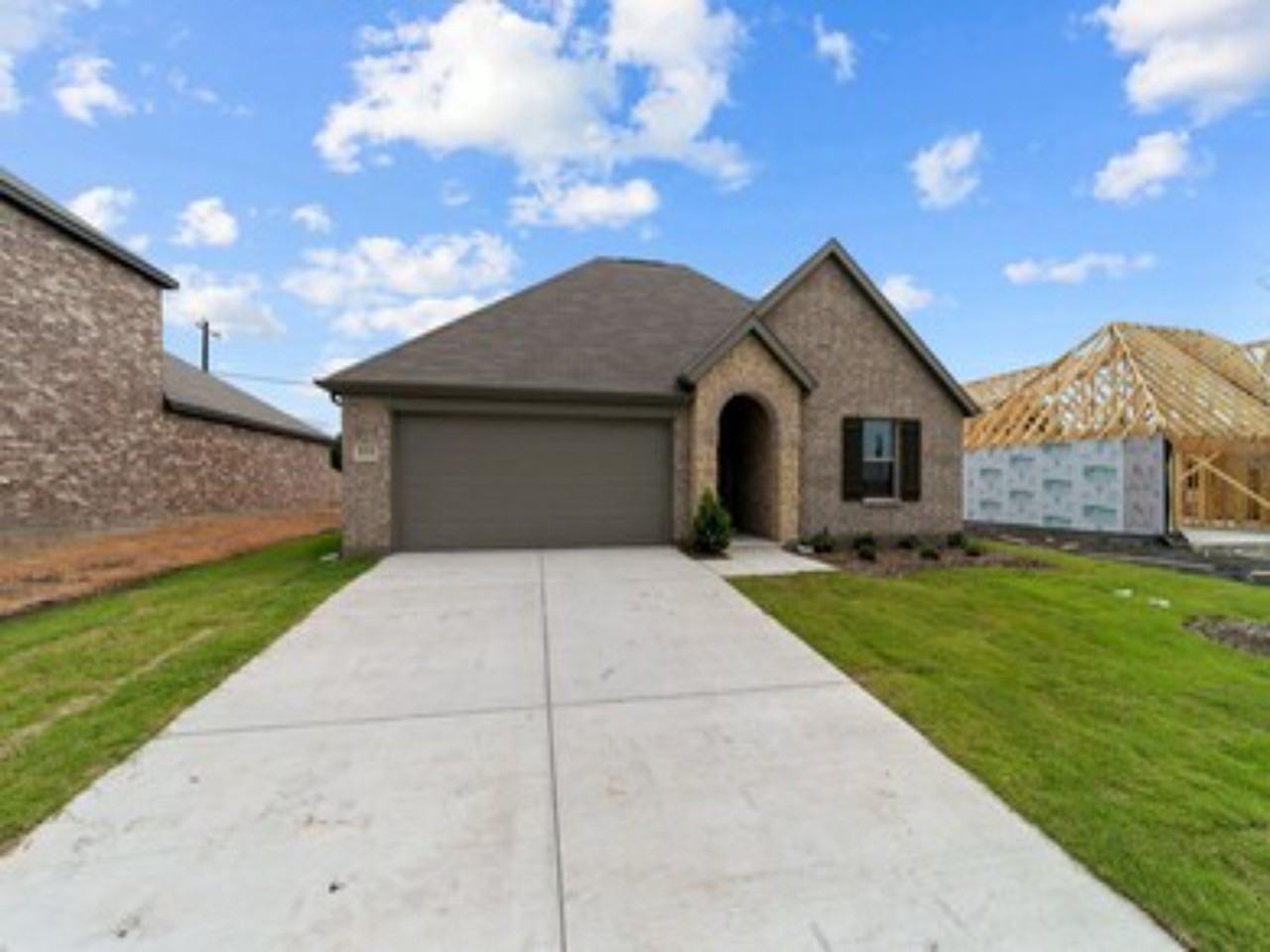 553 Hickory Ridge Dr - Photo 2 of 22