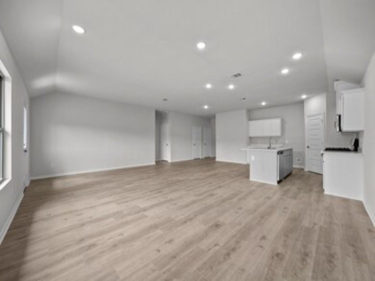 553 Hickory Ridge Dr - Photo 4 of 22
