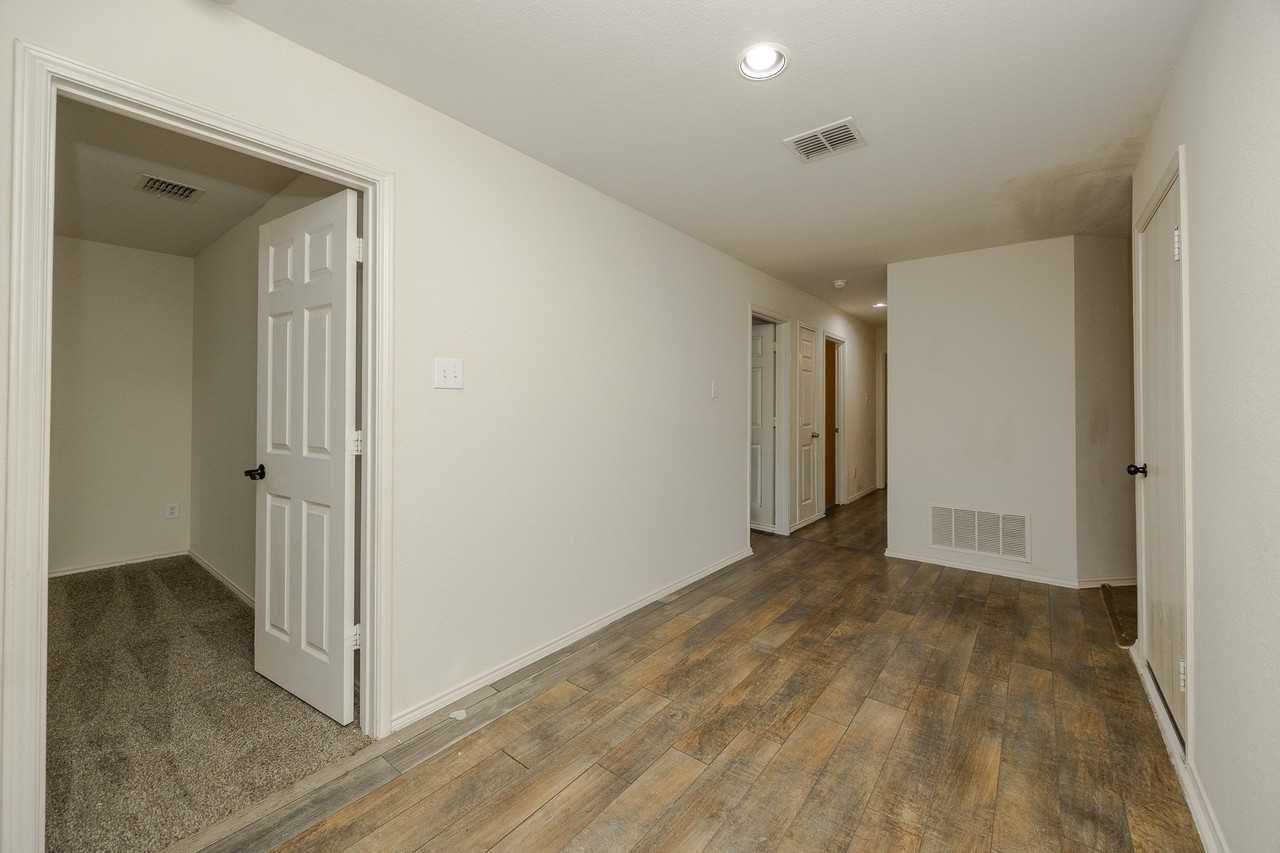 1436 Puerto Lago Dr - Photo 5 of 28