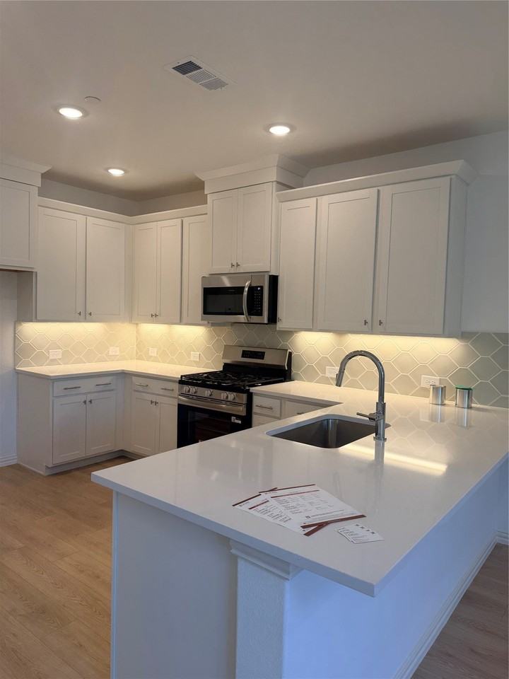 7328 Grant Ave - Photo 3 of 24