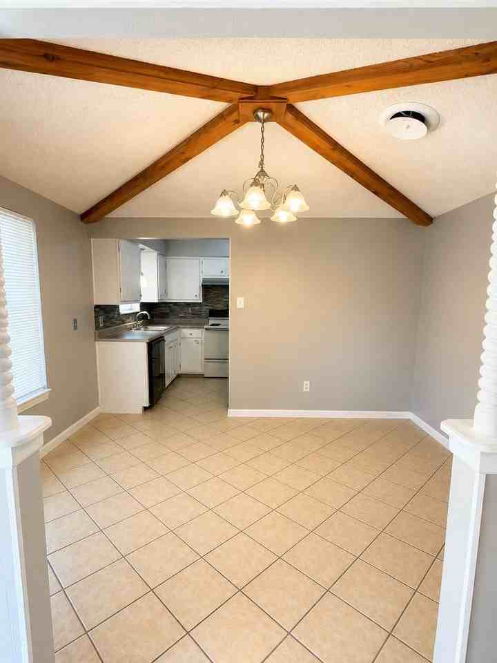 2026 Marsalis Dr - Photo 7 of 37