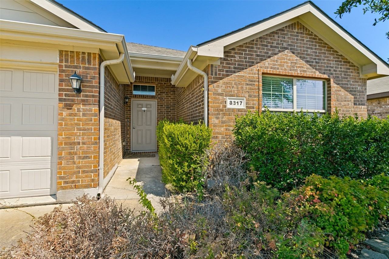 8817 Poynter St - Photo 2 of 25