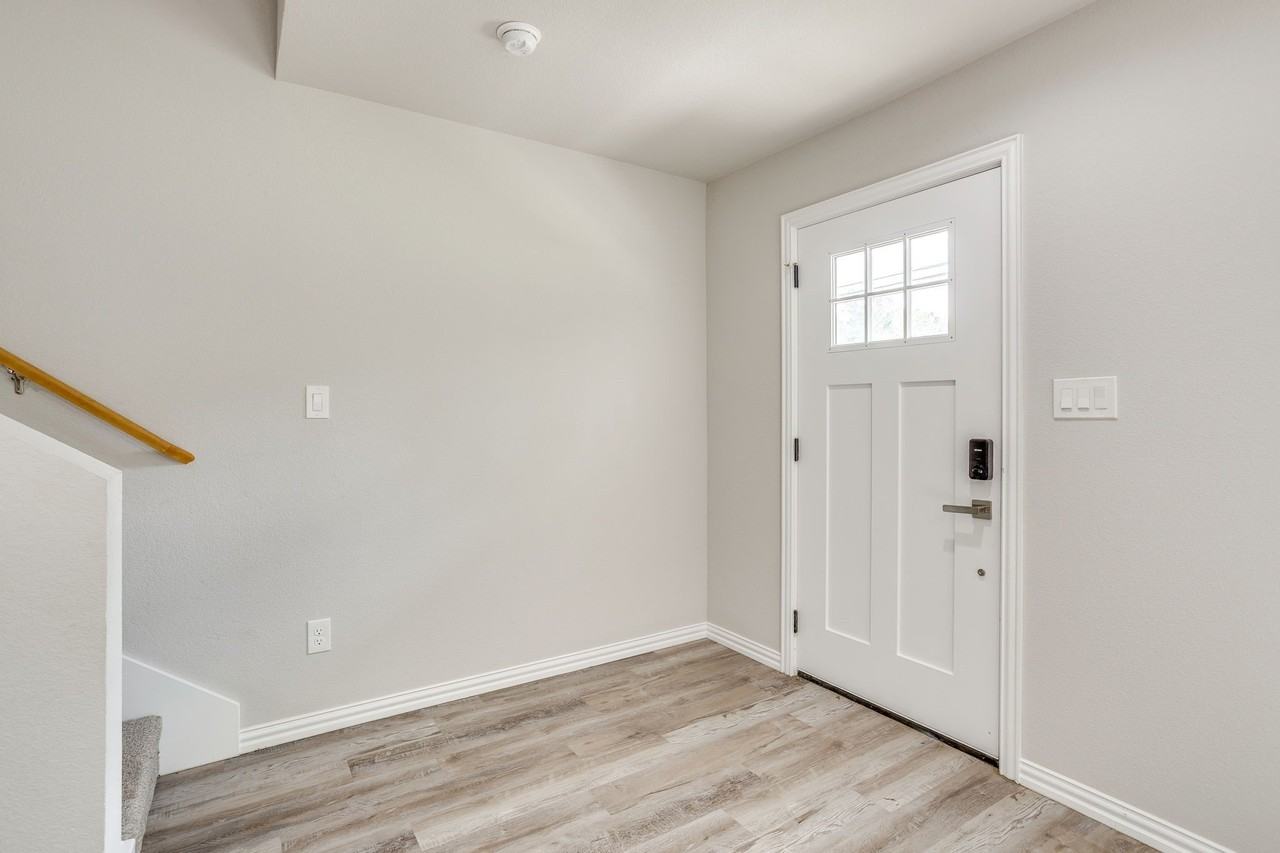 931 River Rd - Photo 3 of 38