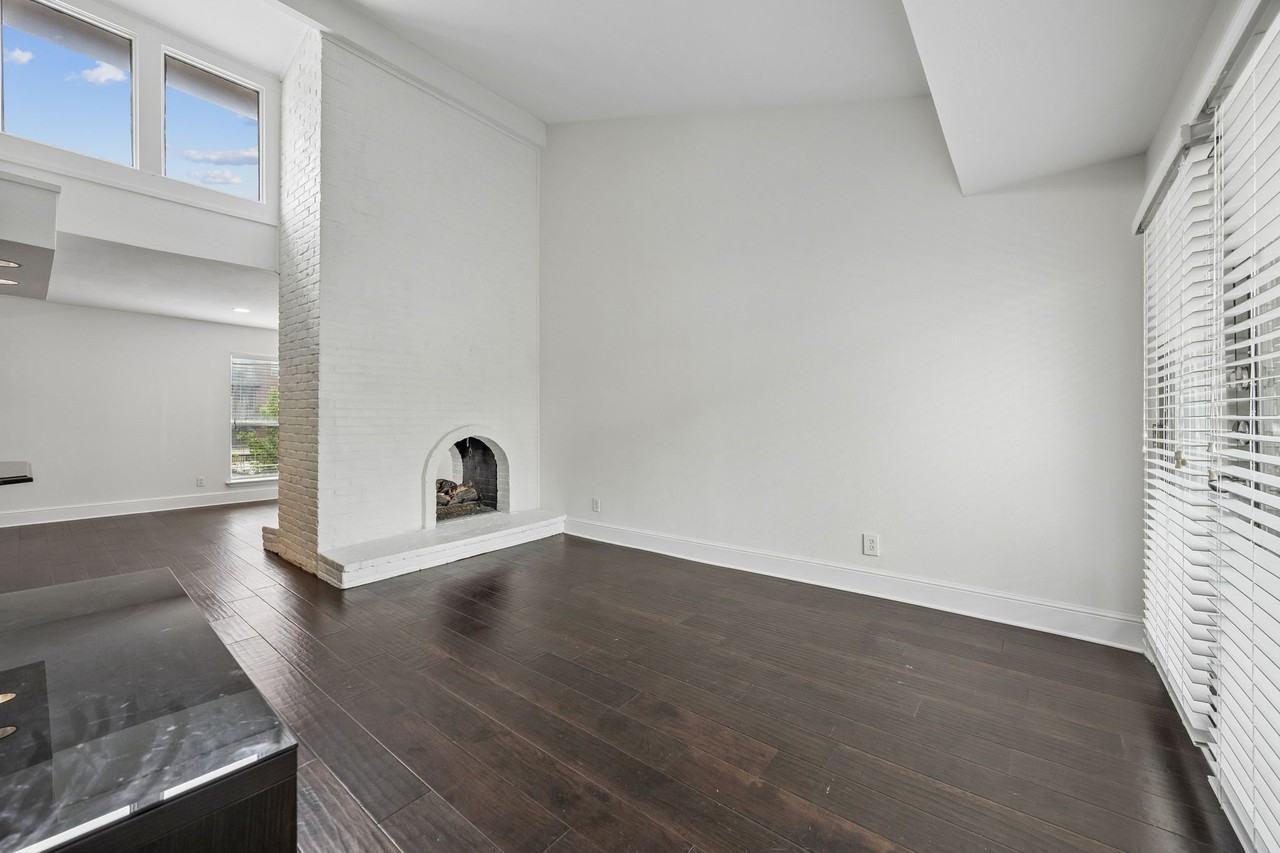 5916 Sandhurst Ln #233 - Photo 6 of 31